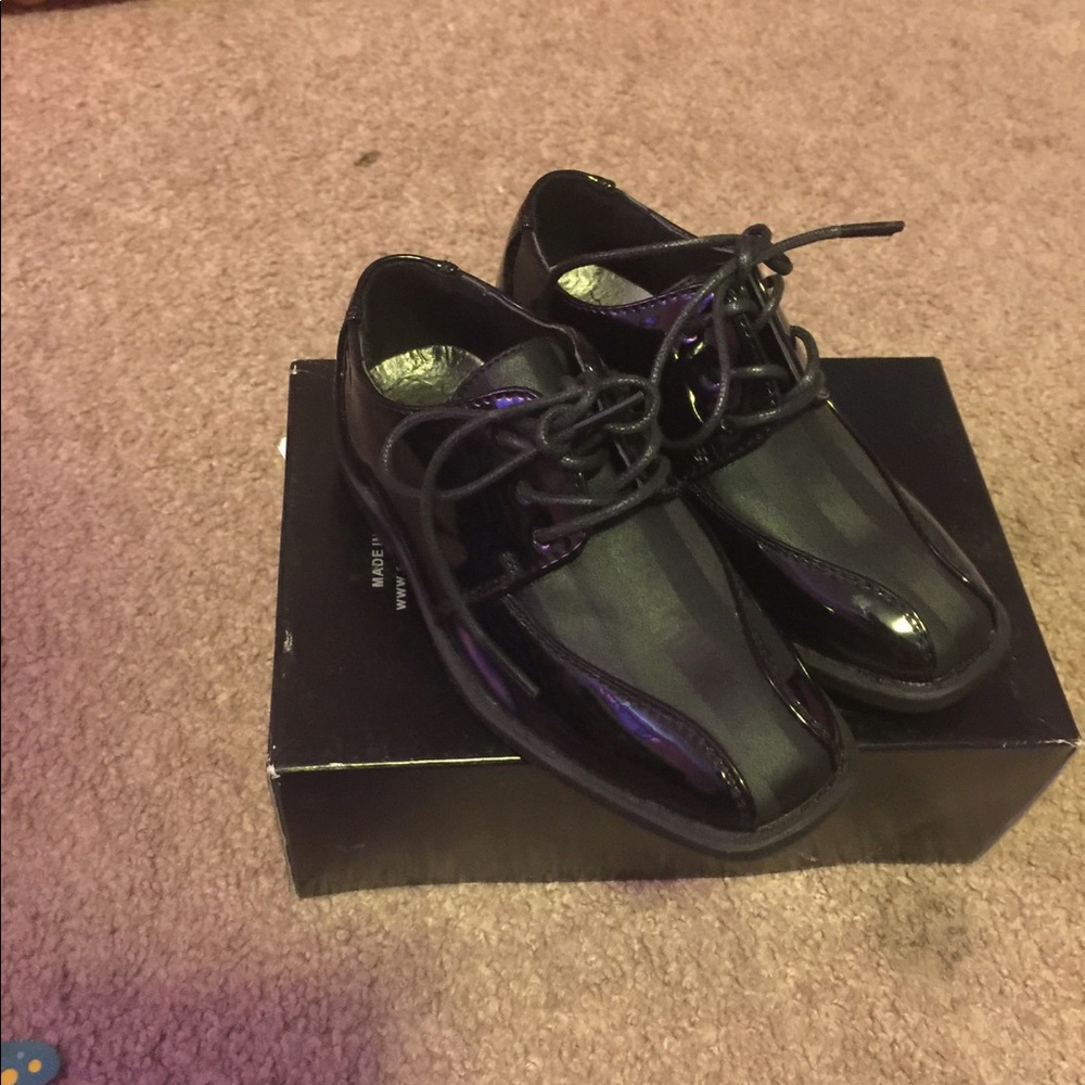 Size 9 & 10 toddler boy shoe brand new